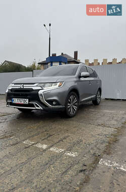 Внедорожник / Кроссовер Mitsubishi Outlander 2018 в Киеве