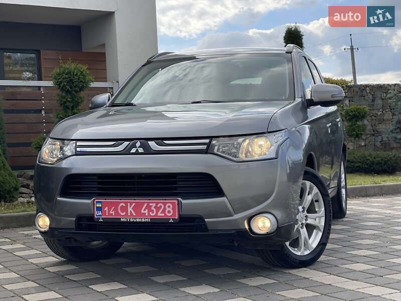 Внедорожник / Кроссовер Mitsubishi Outlander 2014 в Стрые