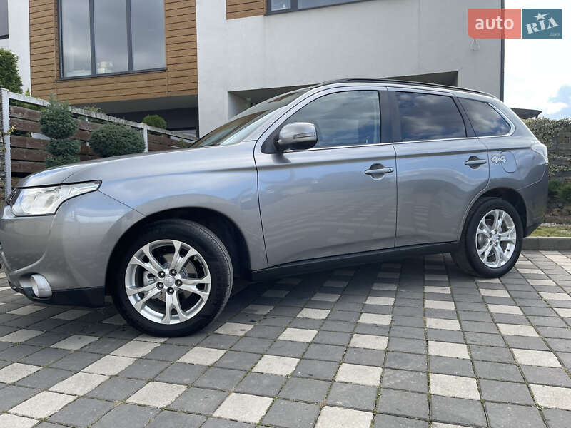 Внедорожник / Кроссовер Mitsubishi Outlander 2014 в Стрые