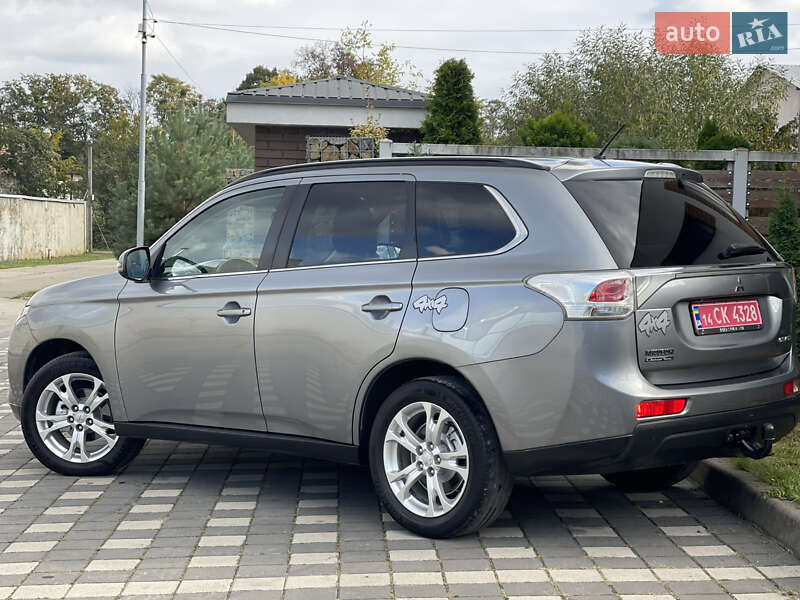 Внедорожник / Кроссовер Mitsubishi Outlander 2014 в Стрые