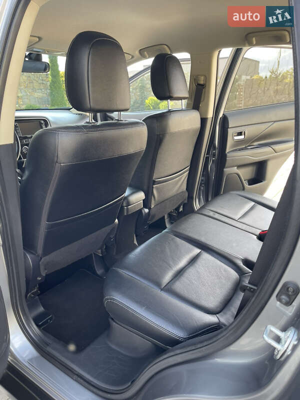 Внедорожник / Кроссовер Mitsubishi Outlander 2014 в Стрые