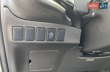 Внедорожник / Кроссовер Mitsubishi Outlander 2014 в 