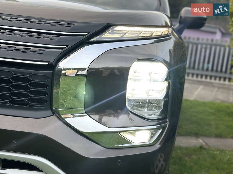 Внедорожник / Кроссовер Mitsubishi Outlander 2021 в Одессе