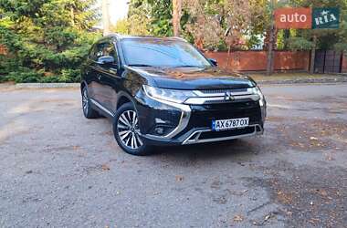 Позашляховик / Кросовер Mitsubishi Outlander 2023 в Харкові