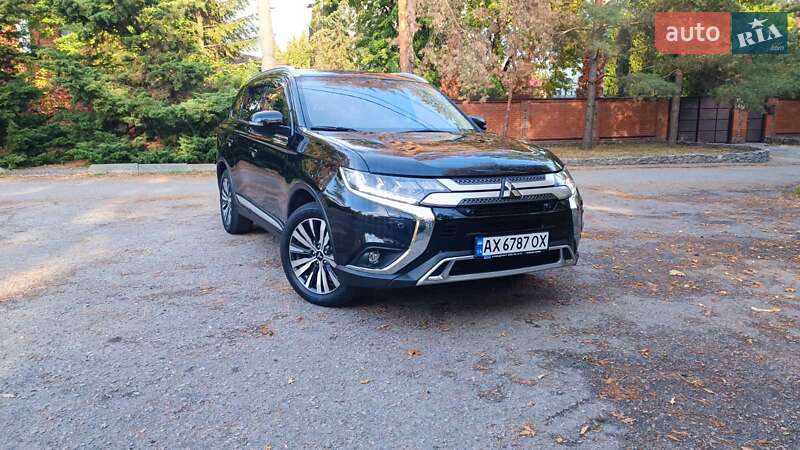 Mitsubishi Outlander 2023