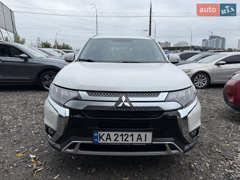 Mitsubishi Outlander 2020