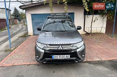 Позашляховик / Кросовер Mitsubishi Outlander 2020 в Одесі