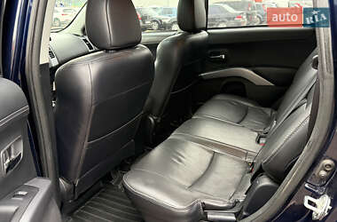 Внедорожник / Кроссовер Mitsubishi Outlander 2011 в 