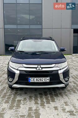Позашляховик / Кросовер Mitsubishi Outlander 2015 в Чернівцях