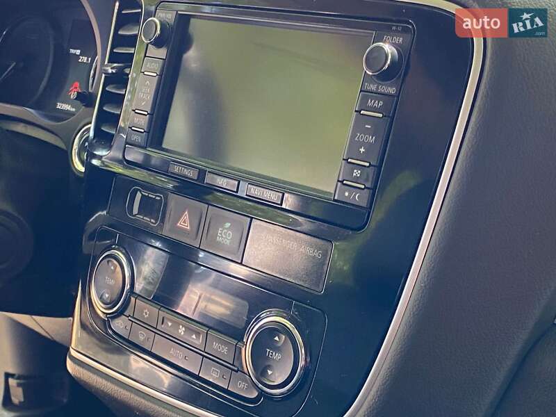 Внедорожник / Кроссовер Mitsubishi Outlander 2013 в Калуше