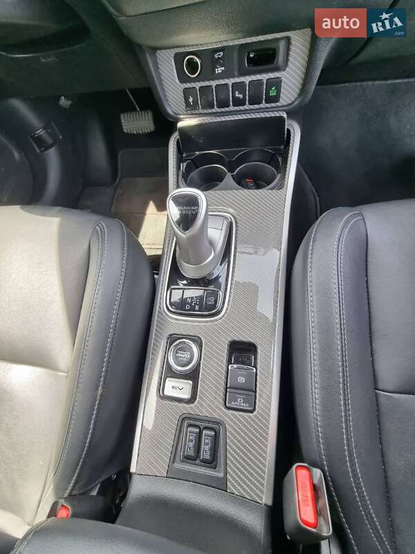 Внедорожник / Кроссовер Mitsubishi Outlander 2019 в Львове