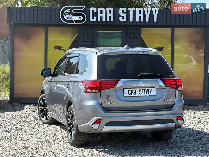 Внедорожник / Кроссовер Mitsubishi Outlander 2018 в Стрые
