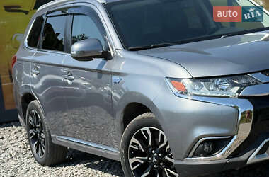 Внедорожник / Кроссовер Mitsubishi Outlander 2018 в 