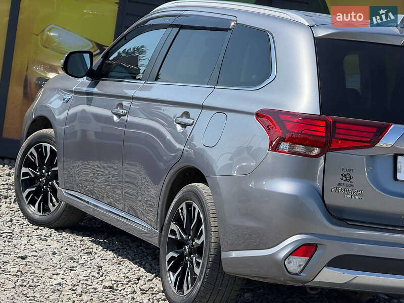 Внедорожник / Кроссовер Mitsubishi Outlander 2018 в Стрые