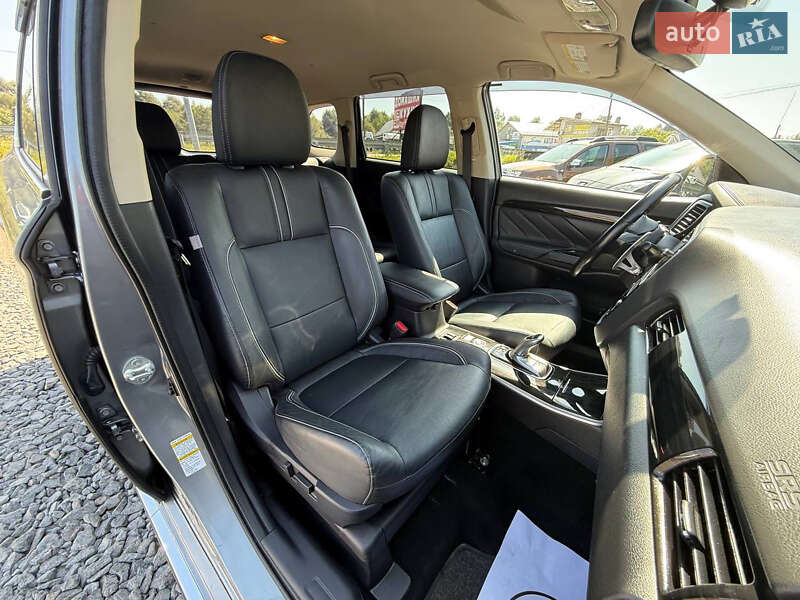 Внедорожник / Кроссовер Mitsubishi Outlander 2018 в Стрые