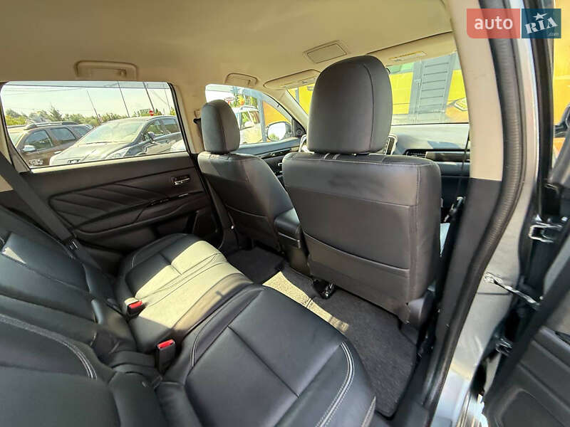 Внедорожник / Кроссовер Mitsubishi Outlander 2018 в Стрые