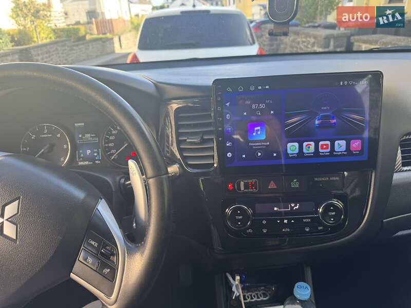 Внедорожник / Кроссовер Mitsubishi Outlander 2012 в Козине фото 3 Внедорожник / Кроссовер Mitsubishi Outlander 2012 в Козине