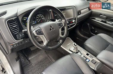 Внедорожник / Кроссовер Mitsubishi Outlander 2022 в 