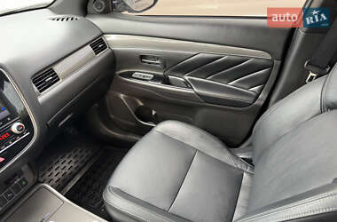 Внедорожник / Кроссовер Mitsubishi Outlander 2022 в 