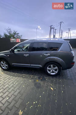 Внедорожник / Кроссовер Mitsubishi Outlander 2009 в 