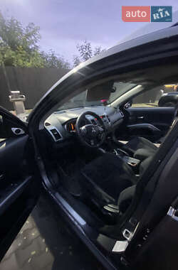 Внедорожник / Кроссовер Mitsubishi Outlander 2009 в 