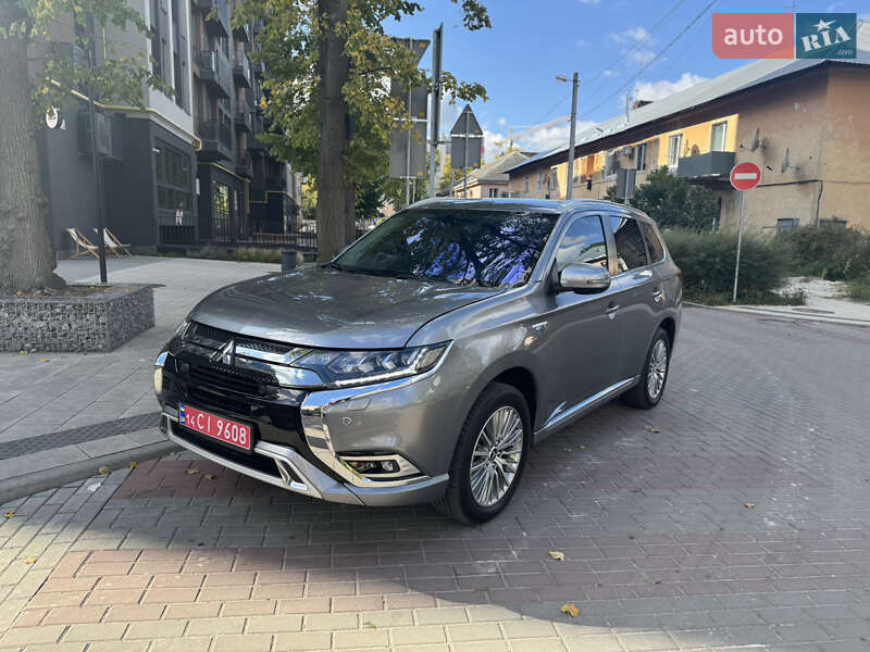 Внедорожник / Кроссовер Mitsubishi Outlander 2020 в Львове