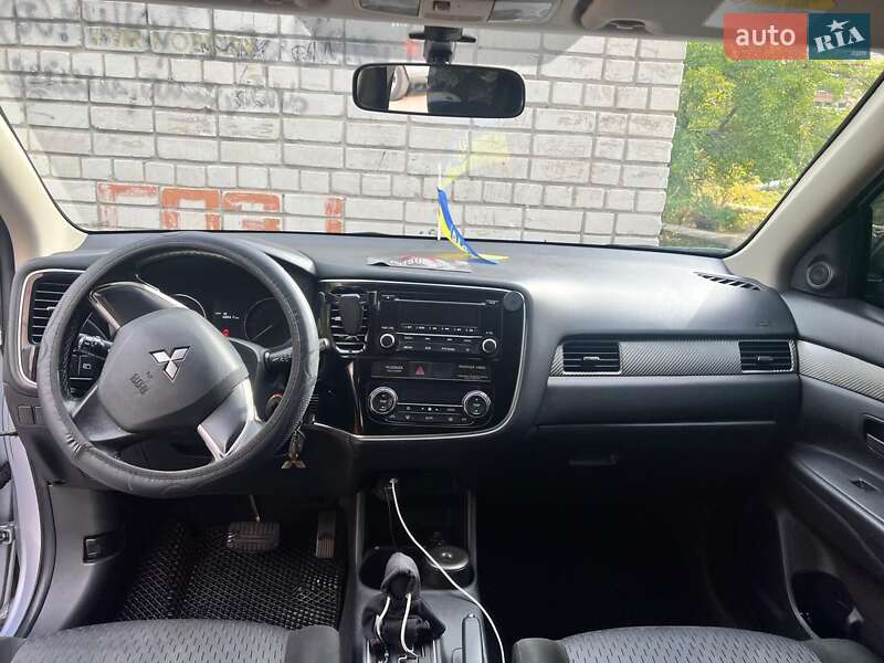 Внедорожник / Кроссовер Mitsubishi Outlander 2012 в Днепре