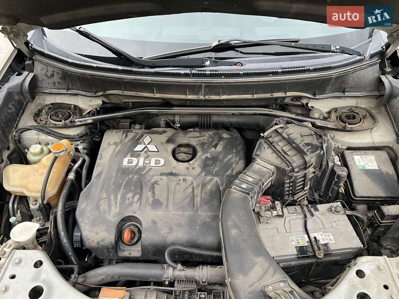 Позашляховик / Кросовер Mitsubishi Outlander 2007 в Луцьку