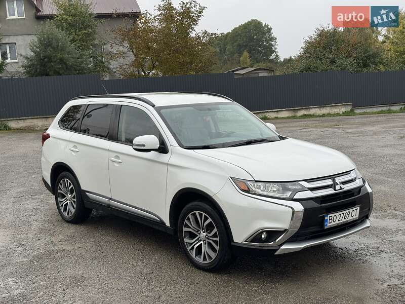 Позашляховик / Кросовер Mitsubishi Outlander 2016 в Тернополі