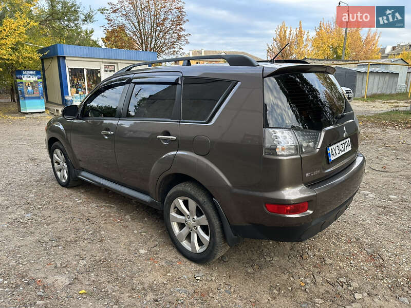 Внедорожник / Кроссовер Mitsubishi Outlander 2011 в Харькове фото 6 Внедорожник / Кроссовер Mitsubishi Outlander 2011 в Харькове