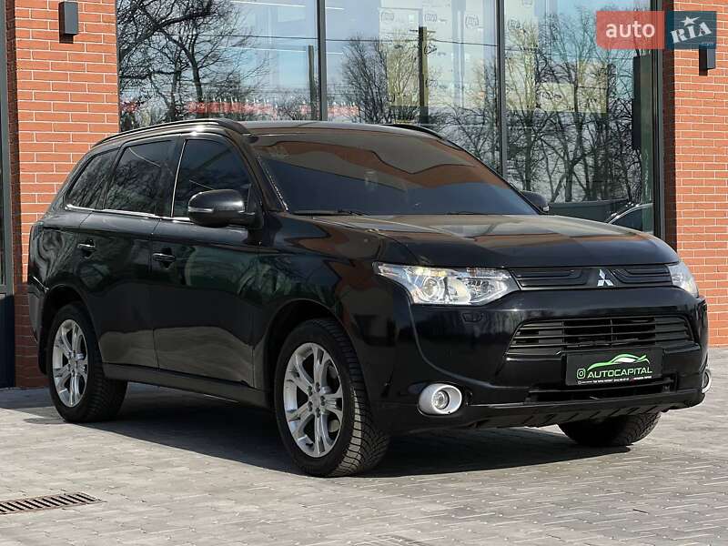Внедорожник / Кроссовер Mitsubishi Outlander 2012 в Киеве