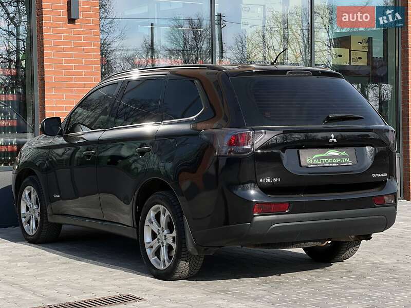 Внедорожник / Кроссовер Mitsubishi Outlander 2012 в Киеве
