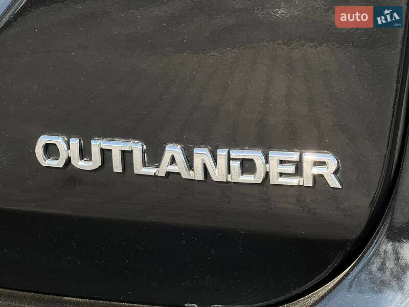 Внедорожник / Кроссовер Mitsubishi Outlander 2012 в Киеве