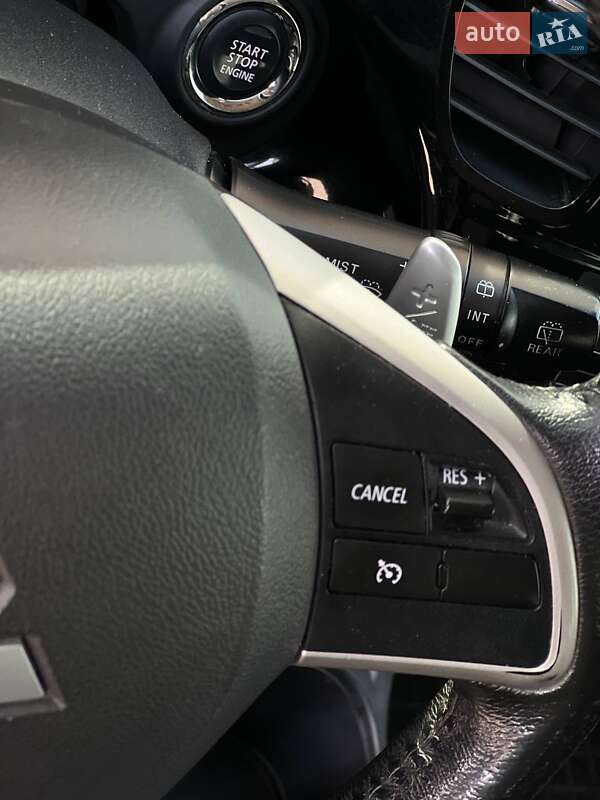 Внедорожник / Кроссовер Mitsubishi Outlander 2012 в Киеве