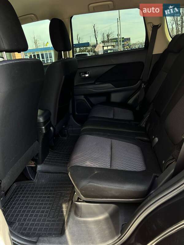 Внедорожник / Кроссовер Mitsubishi Outlander 2012 в Киеве