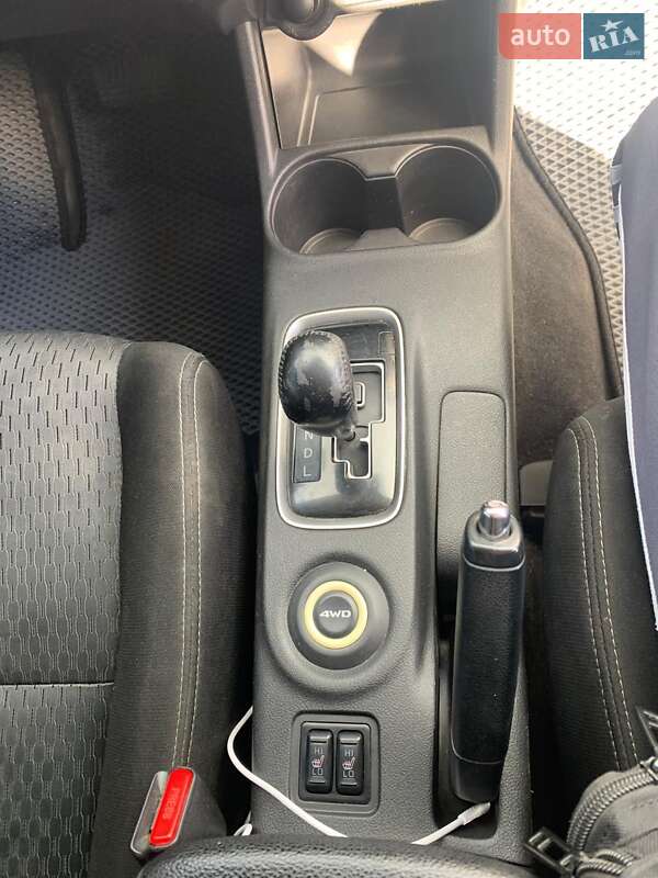 Позашляховик / Кросовер Mitsubishi Outlander 2014 в Мені