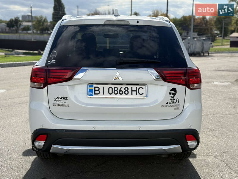 Внедорожник / Кроссовер Mitsubishi Outlander 2017 в Кременчуге фото 5 Внедорожник / Кроссовер Mitsubishi Outlander 2017 в Кременчуге