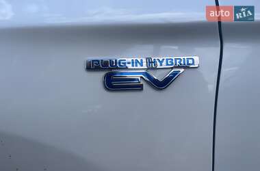 Внедорожник / Кроссовер Mitsubishi Outlander 2020 в 