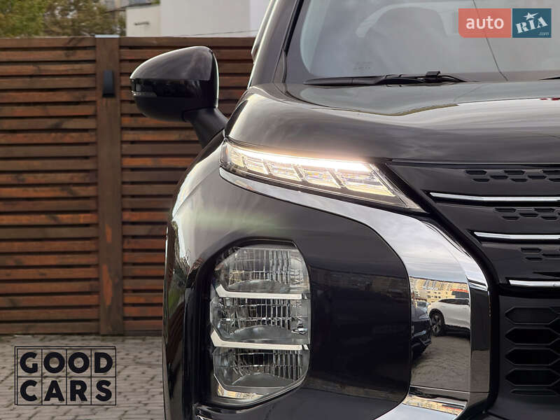 Внедорожник / Кроссовер Mitsubishi Outlander 2022 в Одессе