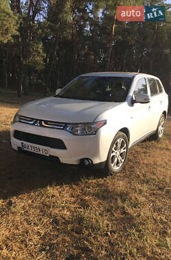 Внедорожник / Кроссовер Mitsubishi Outlander 2014 в Харькове