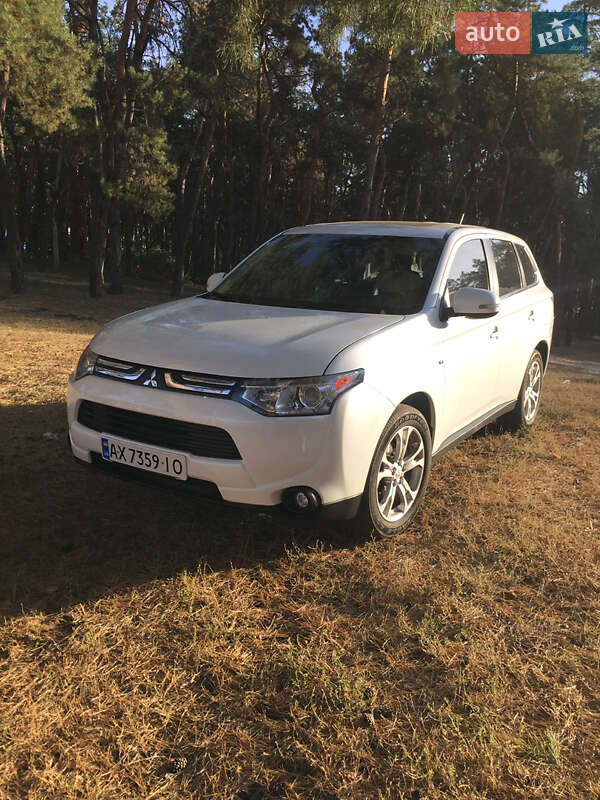 Mitsubishi Outlander 2014