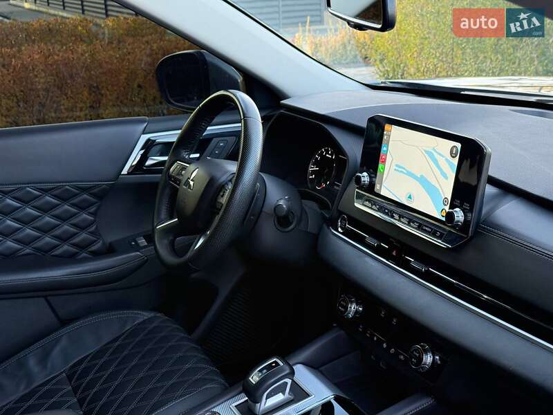 Внедорожник / Кроссовер Mitsubishi Outlander 2022 в Киеве