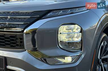 Внедорожник / Кроссовер Mitsubishi Outlander 2022 в 