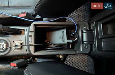 Внедорожник / Кроссовер Mitsubishi Outlander 2012 в 