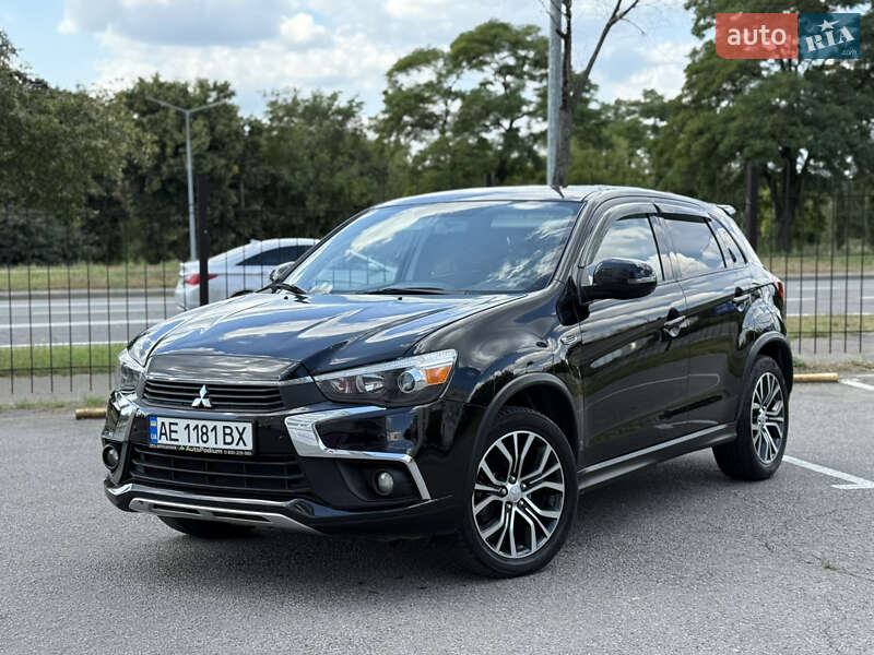 Внедорожник / Кроссовер Mitsubishi Outlander 2016 в Киеве