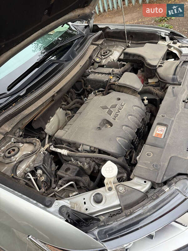 Позашляховик / Кросовер Mitsubishi Outlander 2018 в Запоріжжі