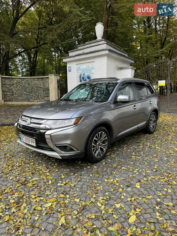 Внедорожник / Кроссовер Mitsubishi Outlander 2017 в Львове фото 5 Внедорожник / Кроссовер Mitsubishi Outlander 2017 в Львове