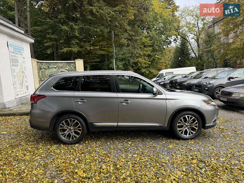 Внедорожник / Кроссовер Mitsubishi Outlander 2017 в Львове фото 11 Внедорожник / Кроссовер Mitsubishi Outlander 2017 в Львове