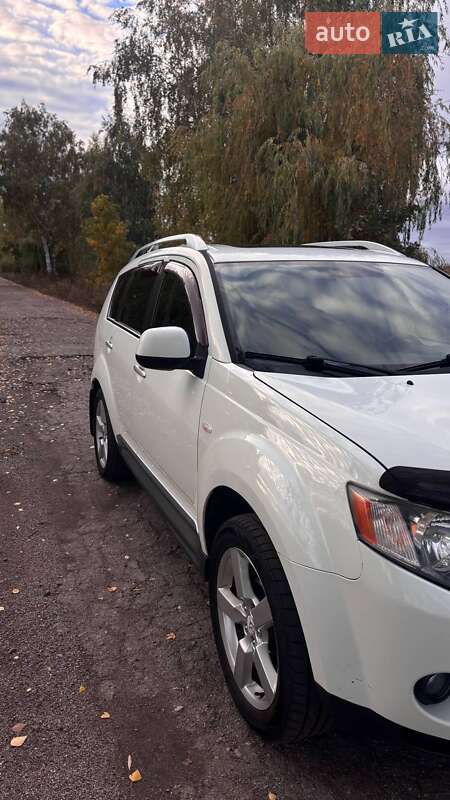 Позашляховик / Кросовер Mitsubishi Outlander 2009 в Прилуках
