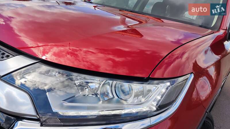 Позашляховик / Кросовер Mitsubishi Outlander 2018 в Києві